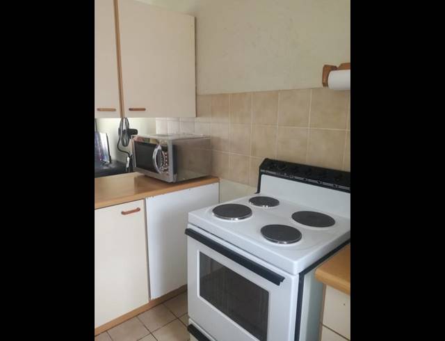 2 BEDROOM PROPERTY TO RENT IN WILLOW PARK MANOR
